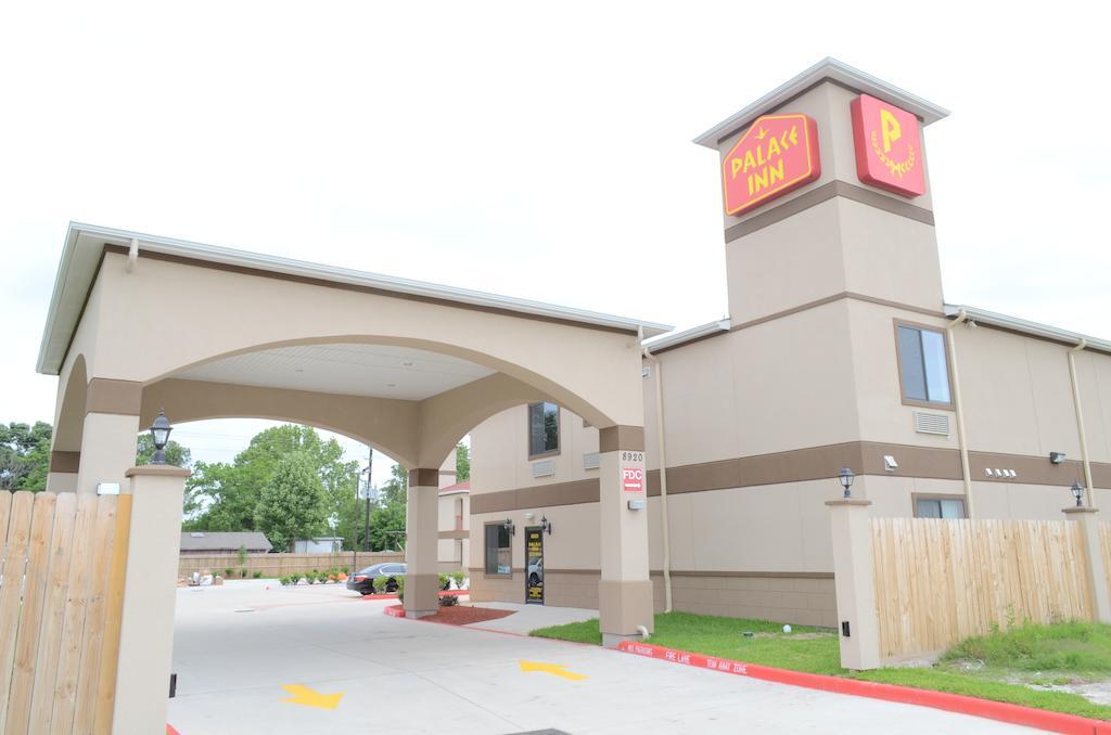 Palace Inn Sam Houston Race Park Exterior foto